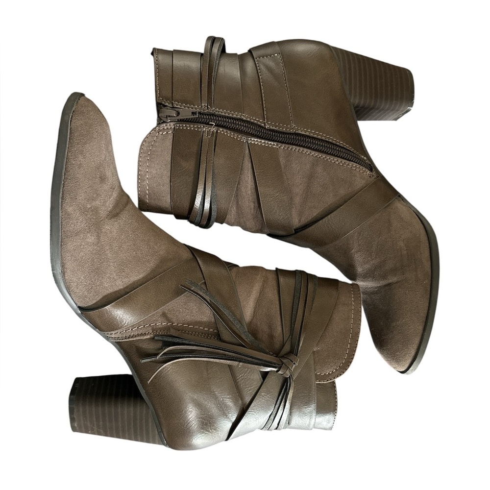 Women's Brown Ankle Boots Booties Size 9.5 Aliza2 Leather Strappy Fringe Detail